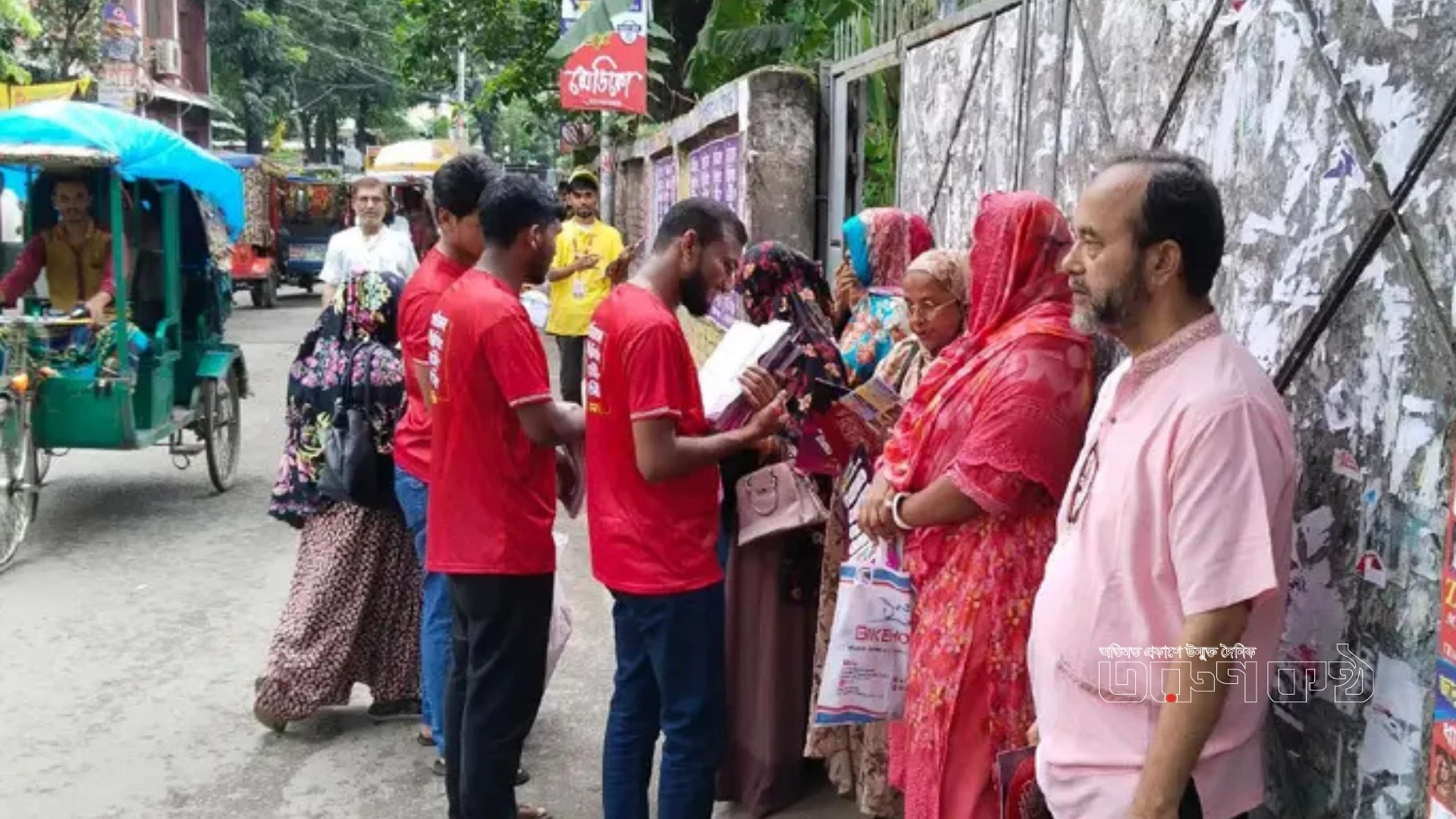 পরীক্ষার হলে সন্তান, বাইরে অপেক্ষায় অভিভাবকের করণীয়