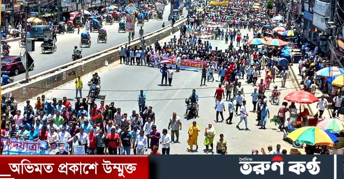 রাজধানীর মিরপুরে বিএনপি নেতাকর্মীদের সঙ্গে ছাত্রলীগের সংঘর্ষ চলছে। এসময় একটি মোটরসাইকেলে আগুন দেওয়ার ঘটনাও ঘটেছে।