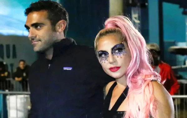 বাগদান কি সেরে ফেলেছেন সংগীতশিল্পী লেডি গাগা?