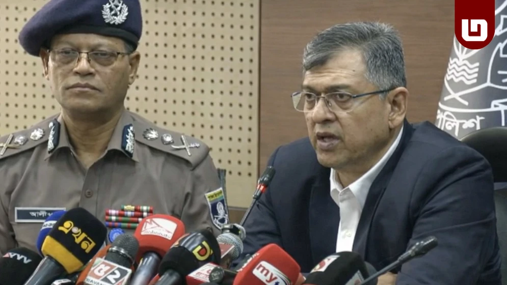 ঢাকা থেকে চাঁদাবাজ নির্মূলে বিশেষ অভিযানের ঘোষণা স্বরাষ্ট্রমন্ত্রীর