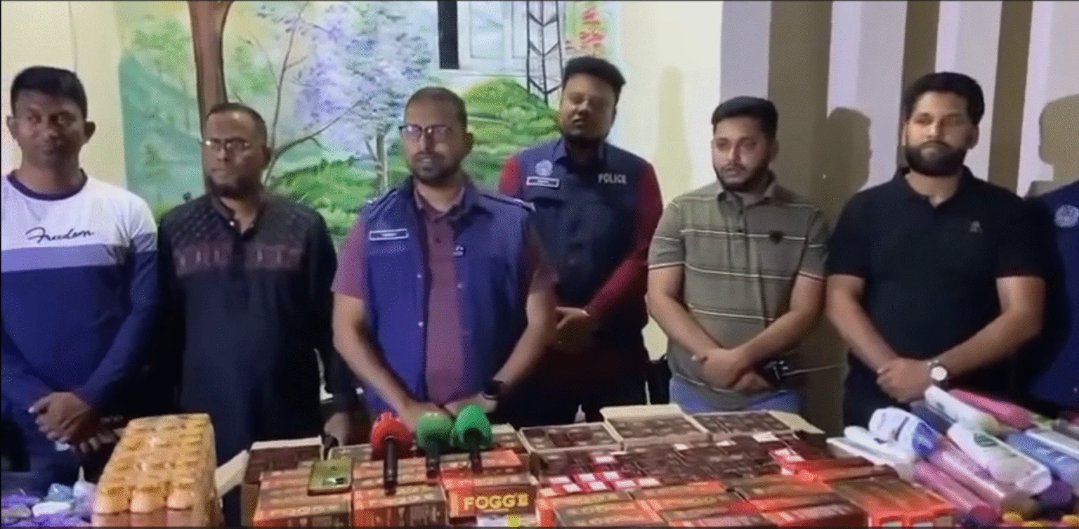 কুলাউড়ায় বিপুল পরিমাণ নকল প্রসাধনীসহ আটক ৬