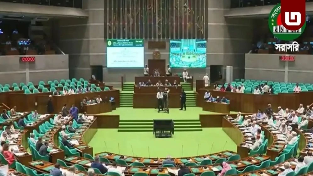 সরকারি চাকরিতে প্রবেশের সর্বোচ্চ বয়সসীমা ৩২ বছর, সংসদে বিল পাস