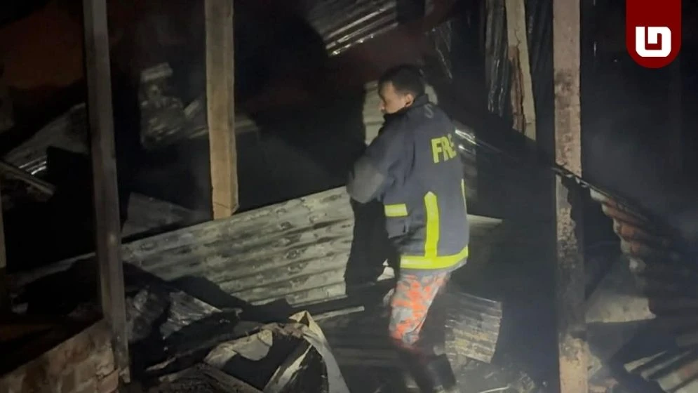 নারী সংক্রান্ত ঘটনার জেরে দুই গ্রামের রাতভর সংঘর্ষ ও লুটপাট