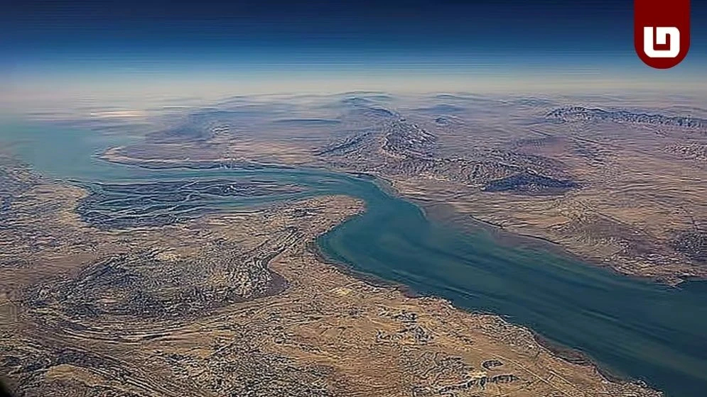 হরমুজ প্রণালিতে বাণিজ্যিক জাহাজের জন্য বিকল্প রুট ঘোষণা করেছে ইরান