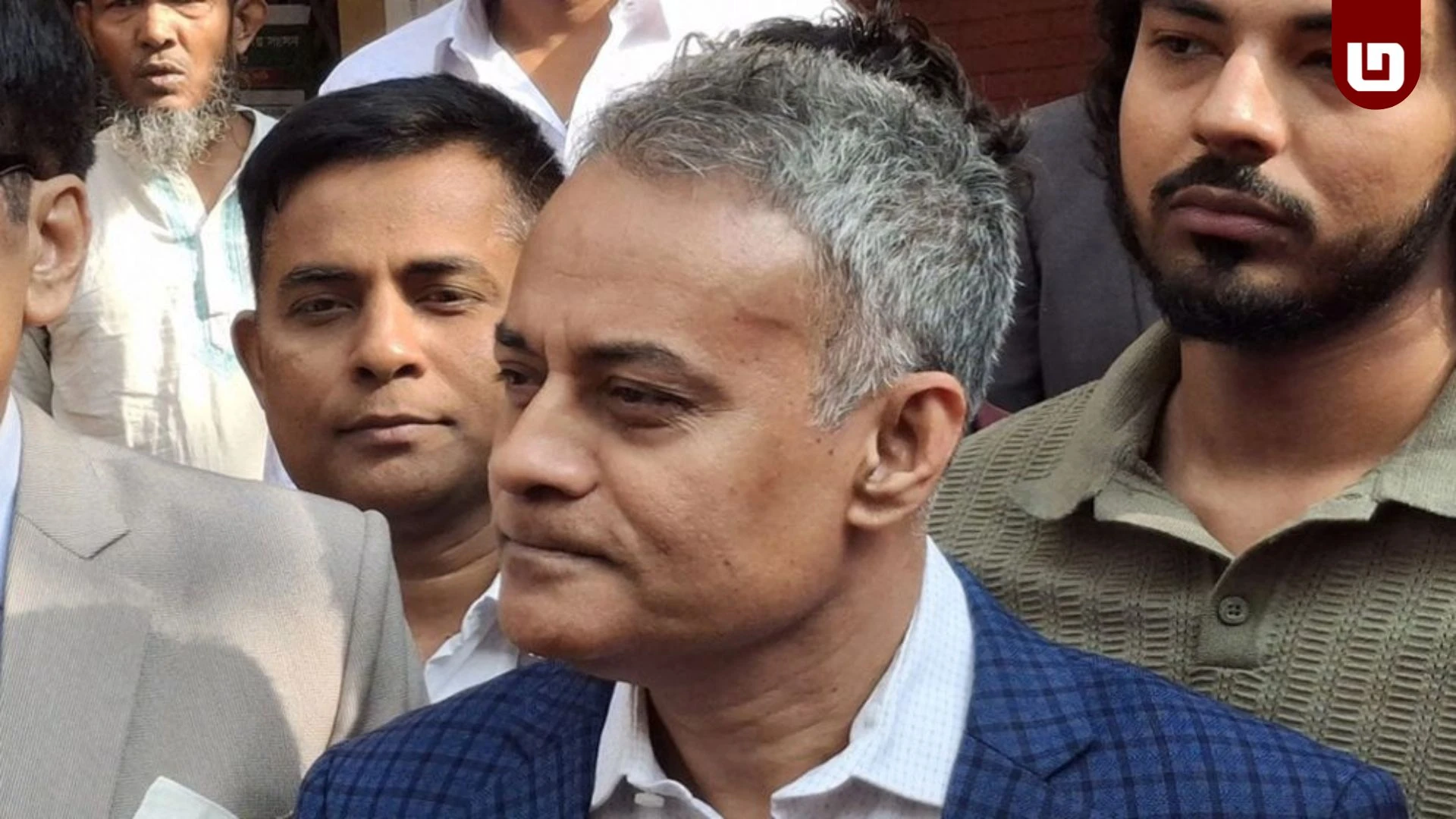 তেলের দাম কমলে আলোচনা ছাড়াই কমবে বাস ভাড়া: আশ্বস্ত করলেন সড়ক ও নৌমন্ত্রী