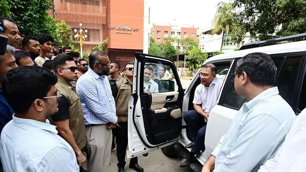 সরকারি কোয়ার্টারে সাবলেট কেন প্রধানমন্ত্রীর প্রশ্ন