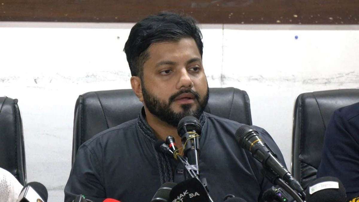 ইশরাক হোসেনের পদত্যাগপত্র গ্রহণ করলেন রাষ্ট্রপতি