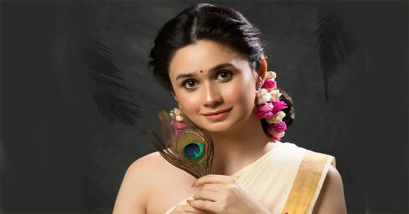 সবাইকে সতর্ক করলেন ঐশী